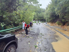 雨母山鎮緊急啟動IV級防汛應急響應，全力筑牢安全防線